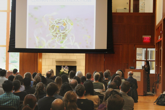 Dr. Janet Iwasa presents at the Center for Cellular Dynamics' "Art of Cellular Biology" event