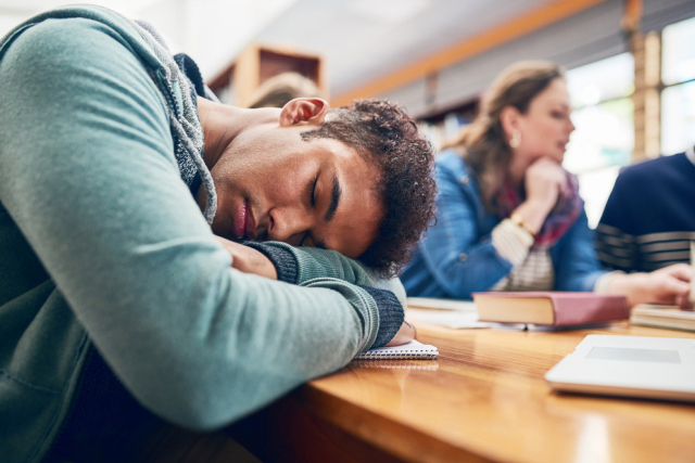 Students may be able to get health benefits from less than one extra hour of sleep a night, according to research conducted at Penn State. IMAGE: GETTY IMAGES PEOPLEIMAGES